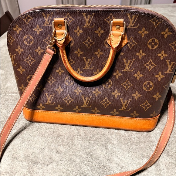 Louis Vuitton Alma bag - Picture 1 of 7